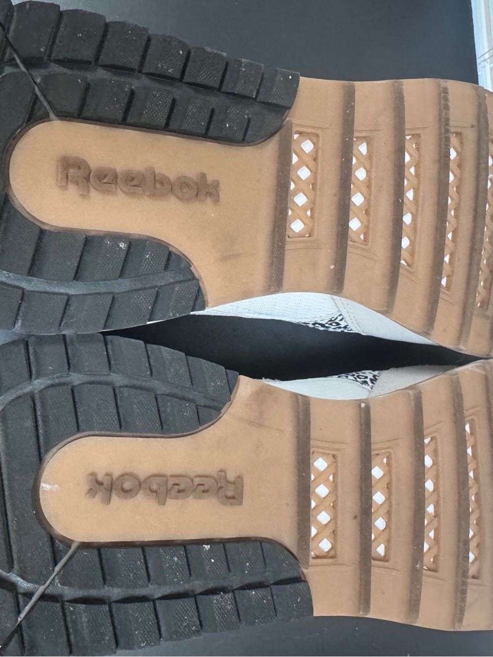 Leopard Reebok sneakers - Picture 5 of 9